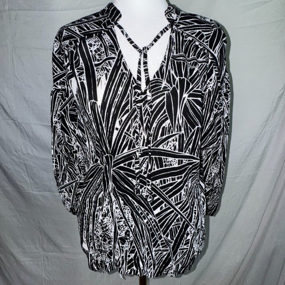 Manaola half-sleeve top